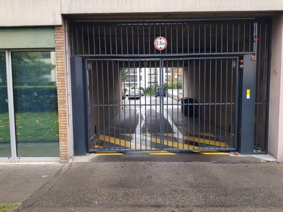 Apartment Parking Prive,t1 Bis, 10mn Lyon Centre Villeurbanne